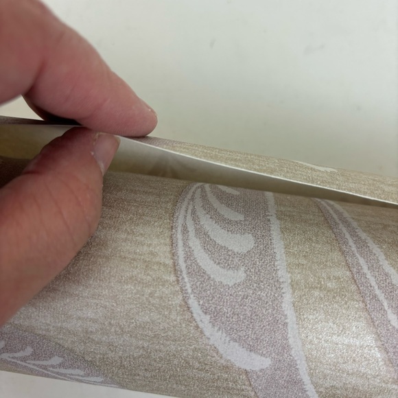 (2)Kenneth James high-end wallpaper double rolls scroll neutral pattern - Picture 16 of 16